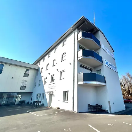 Montagehotel Living@linz Отель Линц