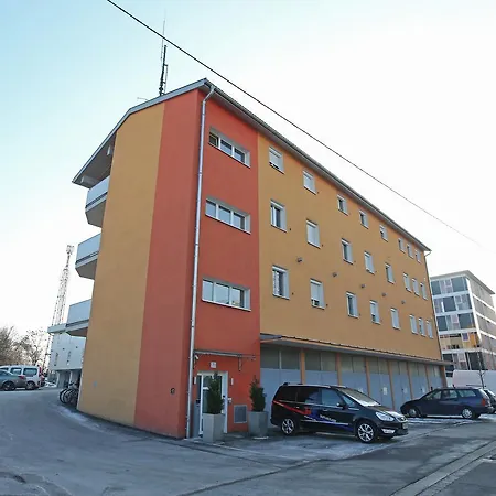 Montagehotel Living@linz Hotel Linz