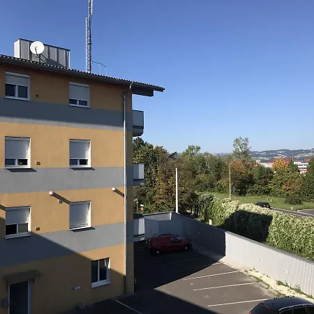 Montagehotel Living@linz