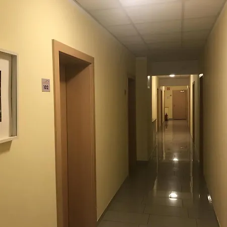 酒店 Montagehotel Living@linz *