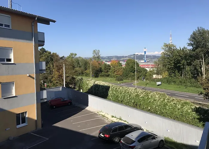 Montagehotel Living@linz * Linz